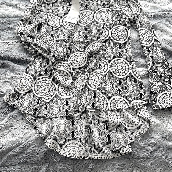 Blouse - Picture 2 of 3